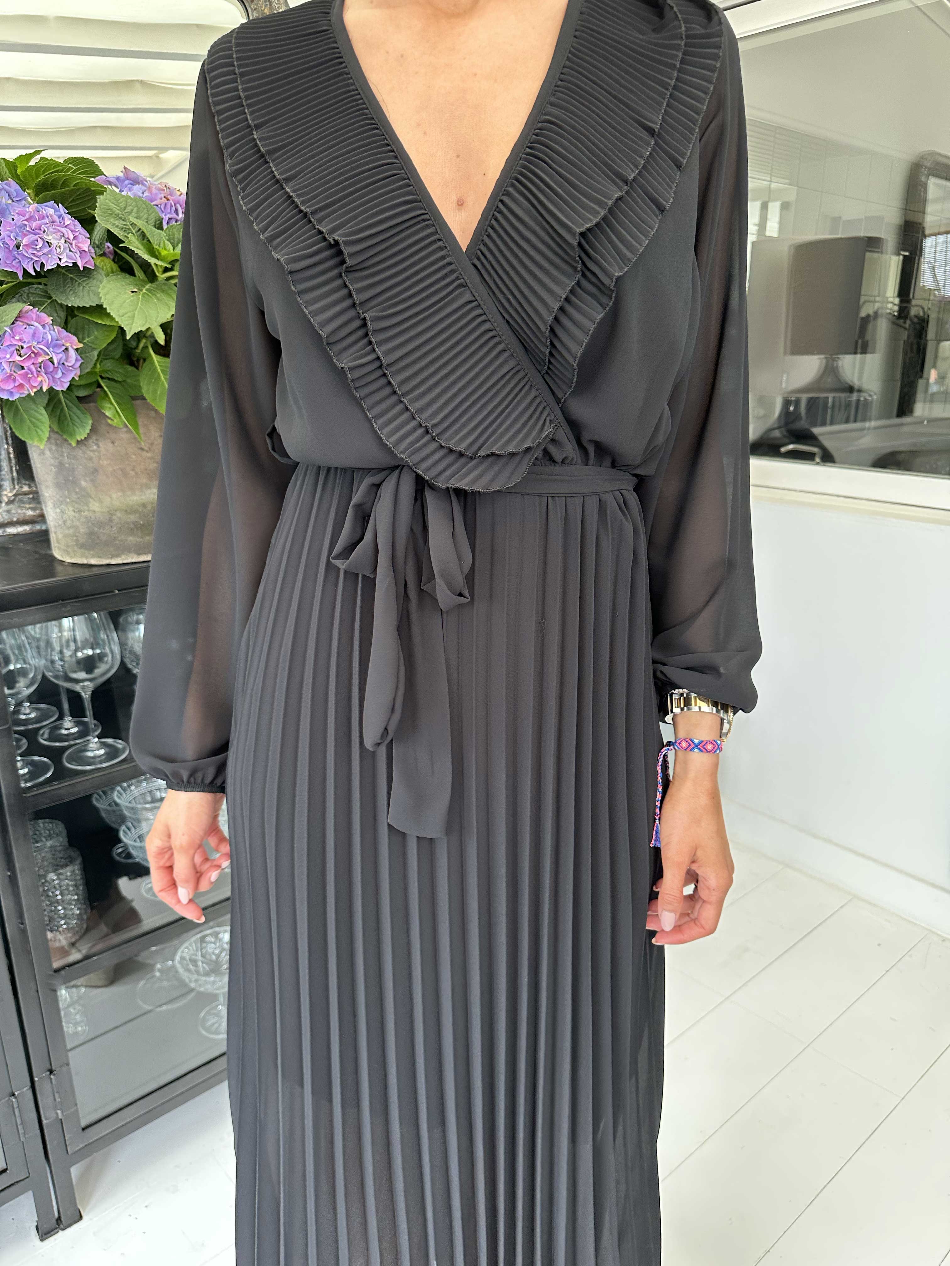 Marianna - Lang sommerkjole i chiffon og med flæsekanter